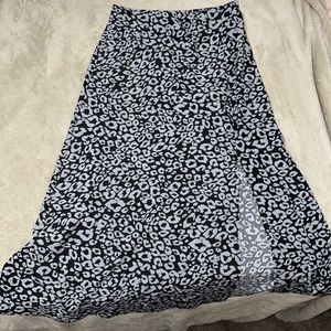 MIDI cheetah print skirt with slit